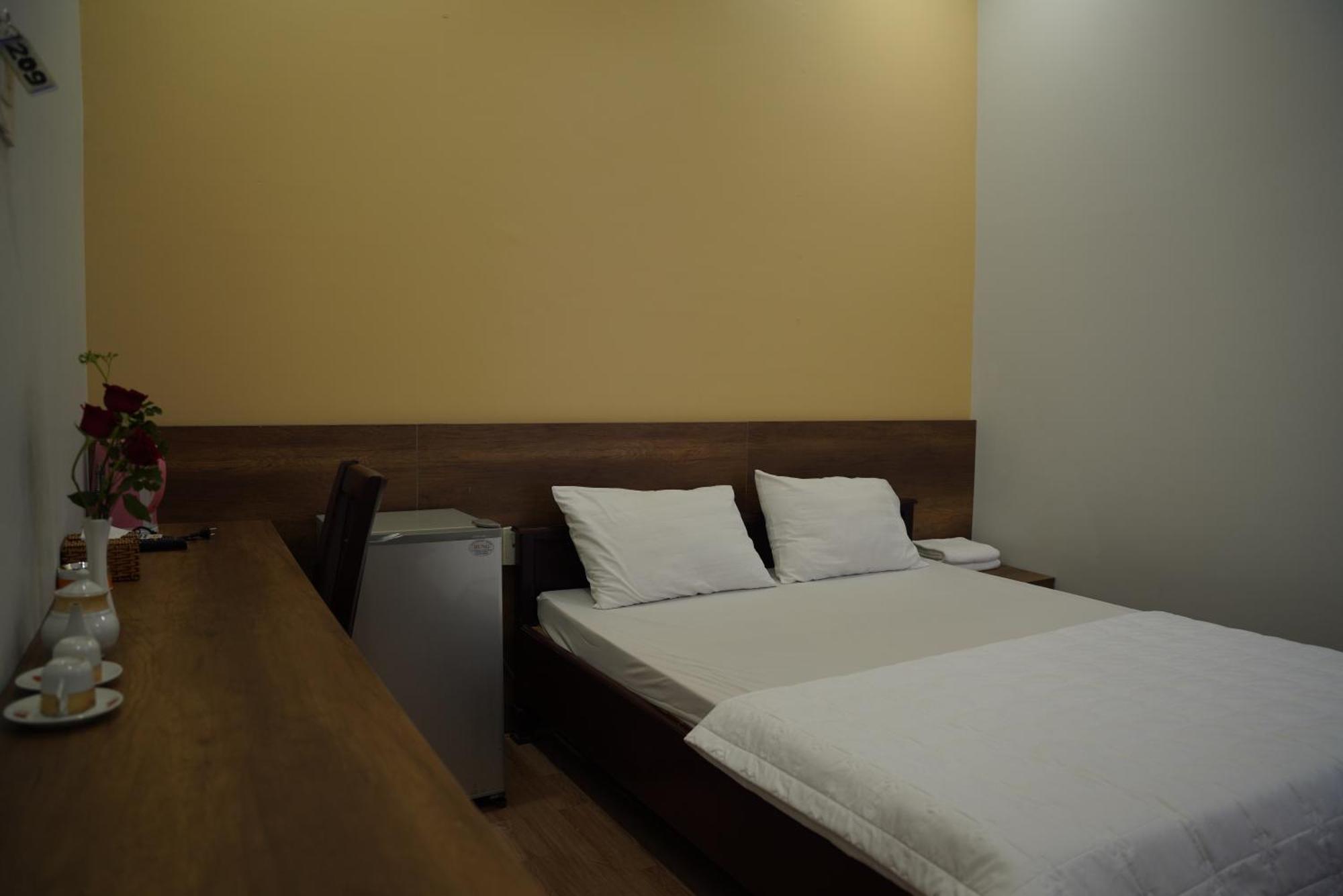 Khach San De Vuong Hotel Cao Lanh Exterior photo