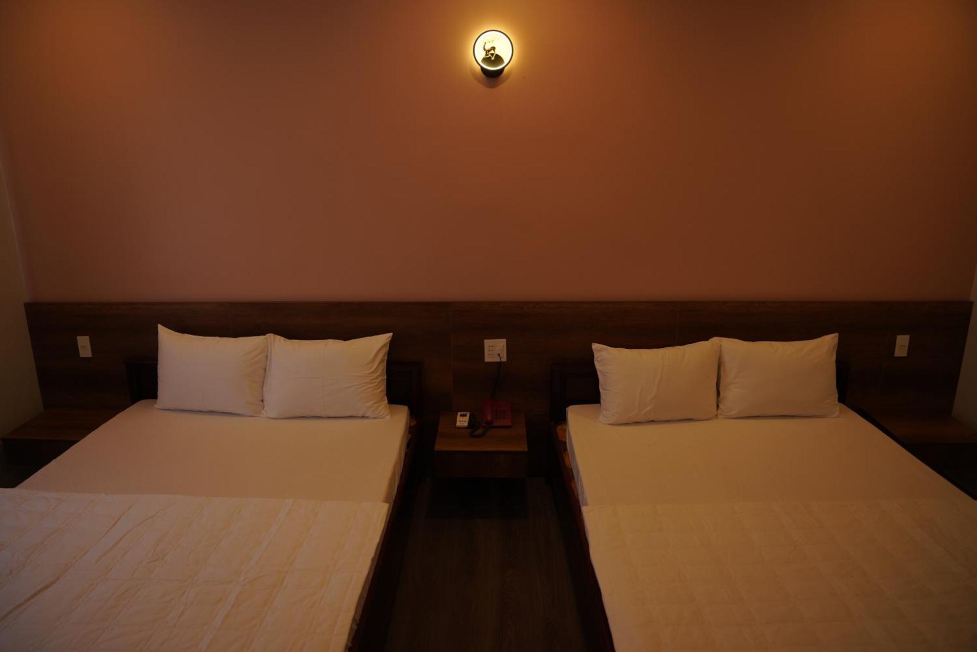 Khach San De Vuong Hotel Cao Lanh Exterior photo